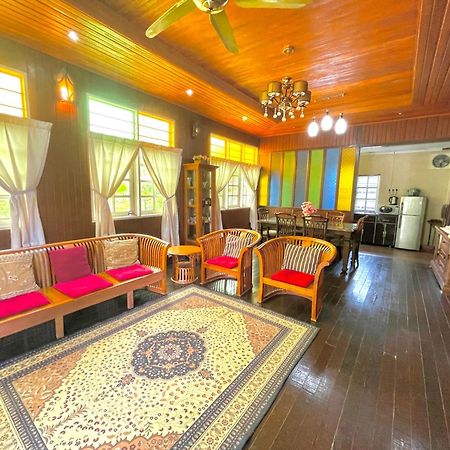 Tamteh Homestay Ayer Hitam Esterno foto