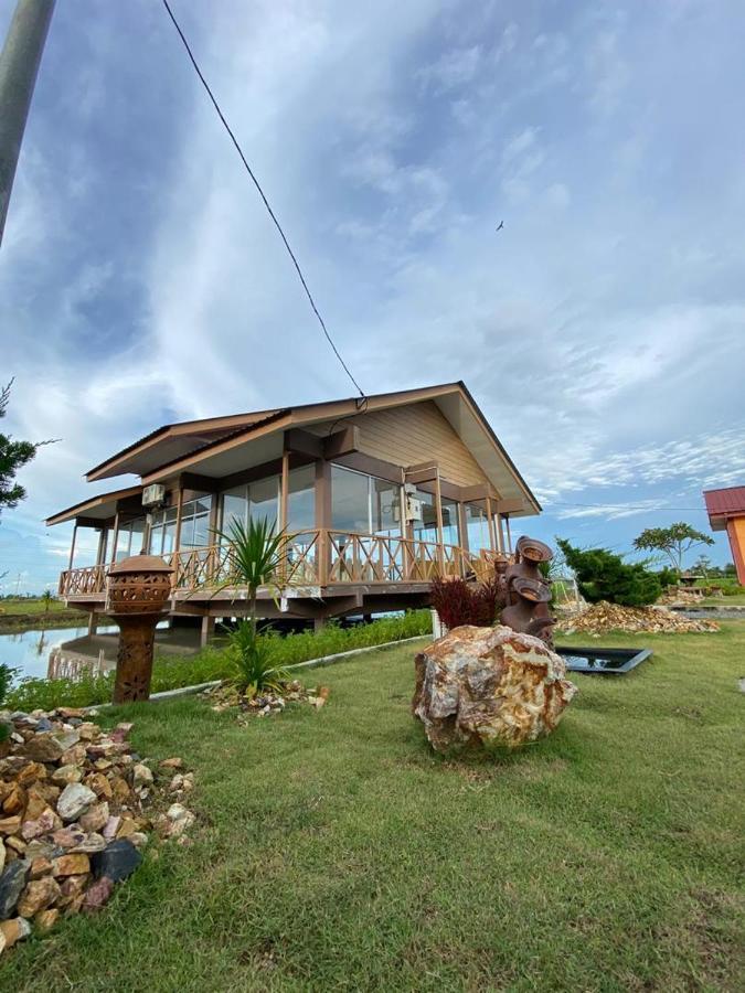 Tamteh Homestay Ayer Hitam Esterno foto