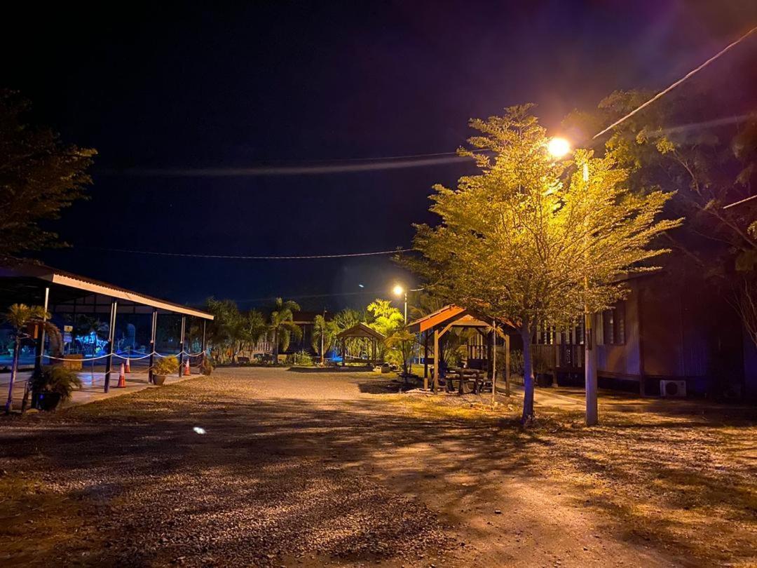 Tamteh Homestay Ayer Hitam Esterno foto