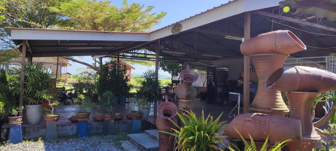 Tamteh Homestay Ayer Hitam Esterno foto