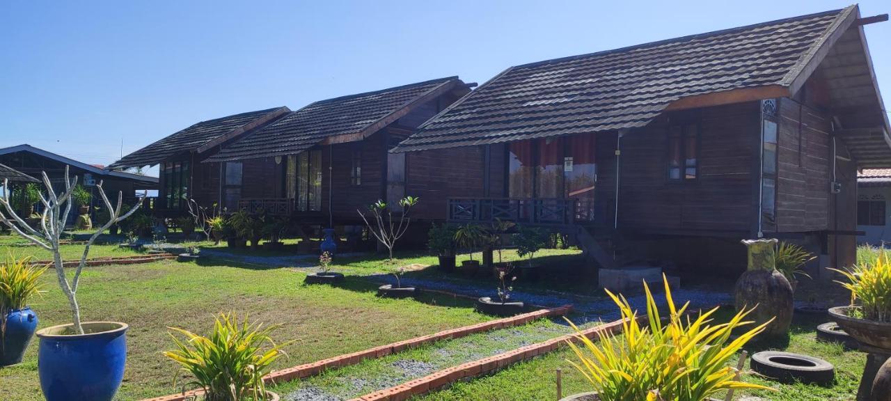 Tamteh Homestay Ayer Hitam Esterno foto