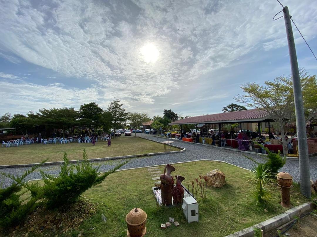Tamteh Homestay Ayer Hitam Esterno foto