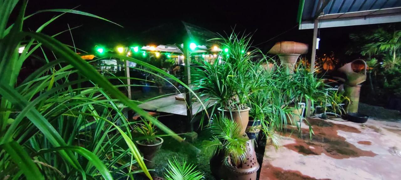 Tamteh Homestay Ayer Hitam Esterno foto