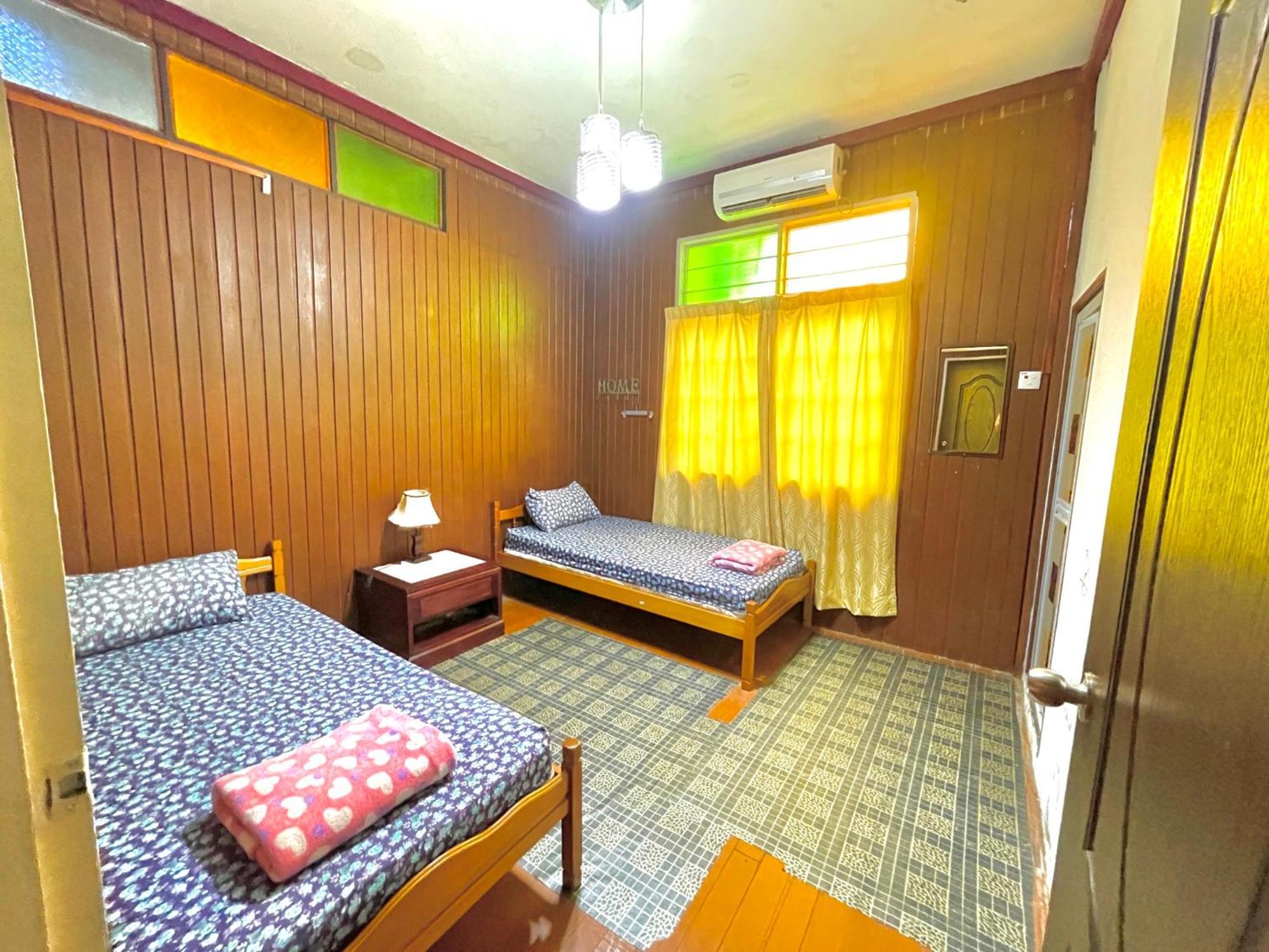Tamteh Homestay Ayer Hitam Esterno foto