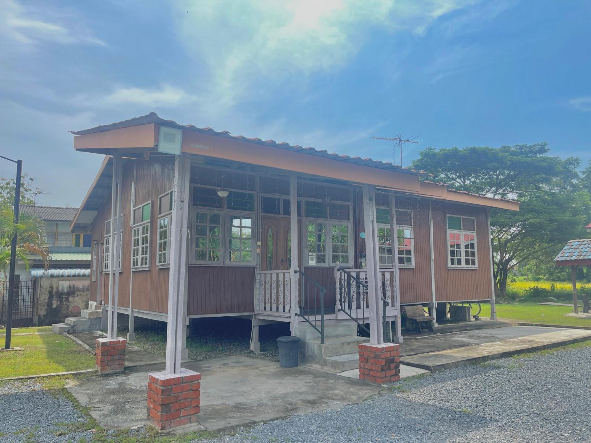 Tamteh Homestay Ayer Hitam Esterno foto